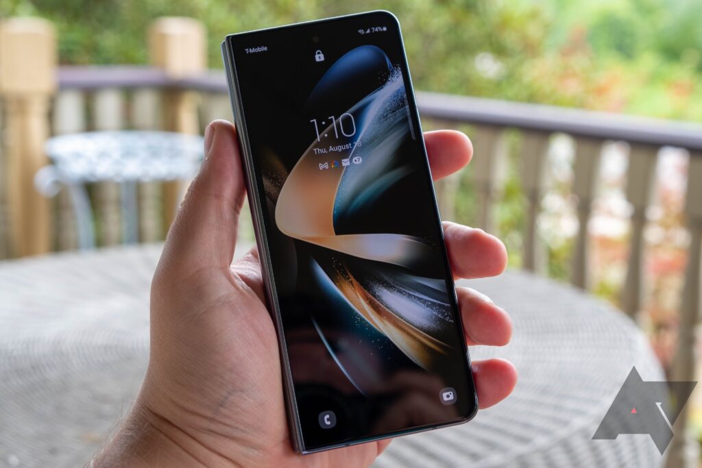 How much does it cost to replace the screen on a Samsung Galaxy Z Fold 4 or Z Flip 4?