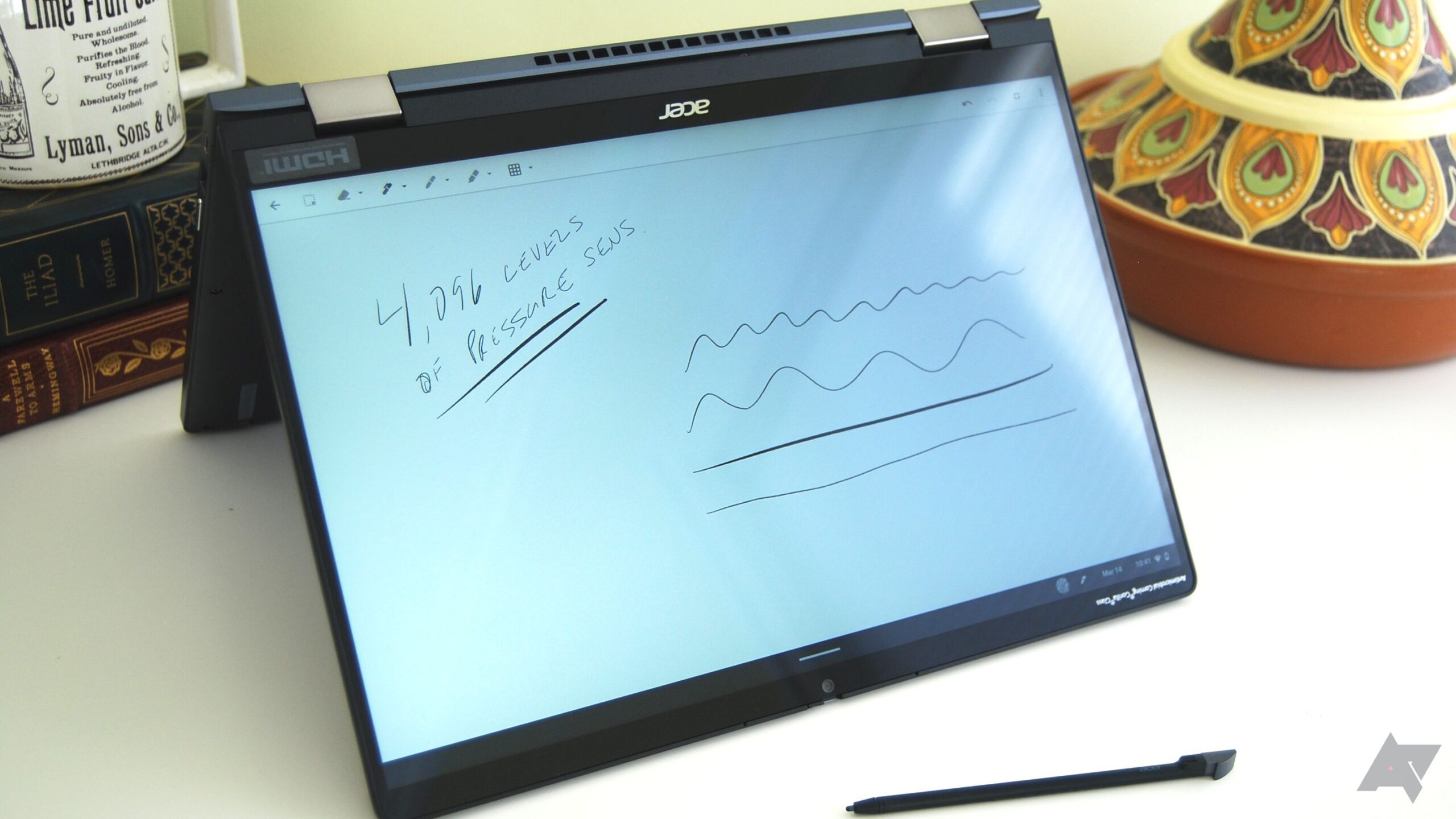 Does Acer Chromebook Spin 714 have LTE?