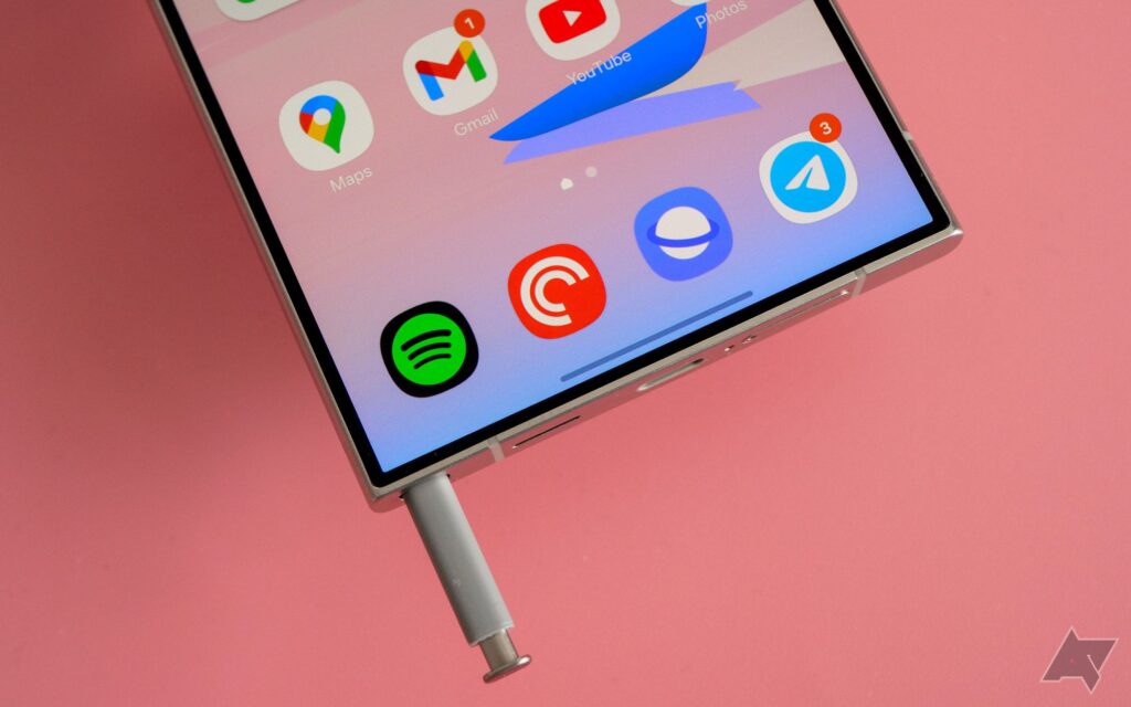 Hide the gesture bar on One UI 6.1 with the help of NavStar and ADB