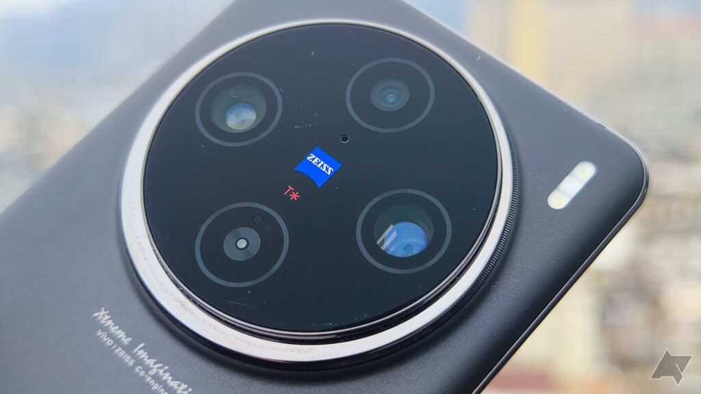 Vivo just set the telephoto standard — can the S24 Ultra keep up?