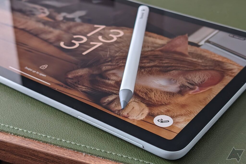 Google might have an official stylus and keyboard for the Pixel Tablet soon