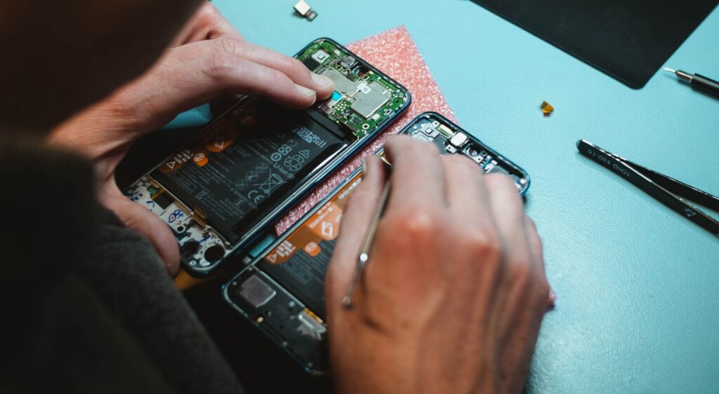 iFixit is ending its self-repair partnership with Samsung