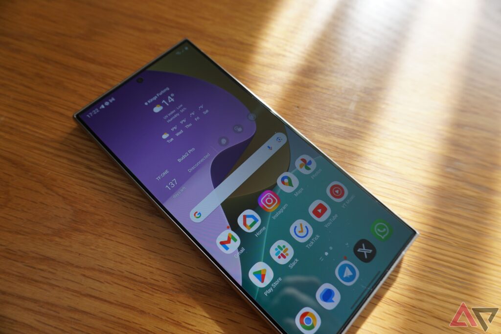 Samsung’s 2019 flagship gets a year old security patch in the US