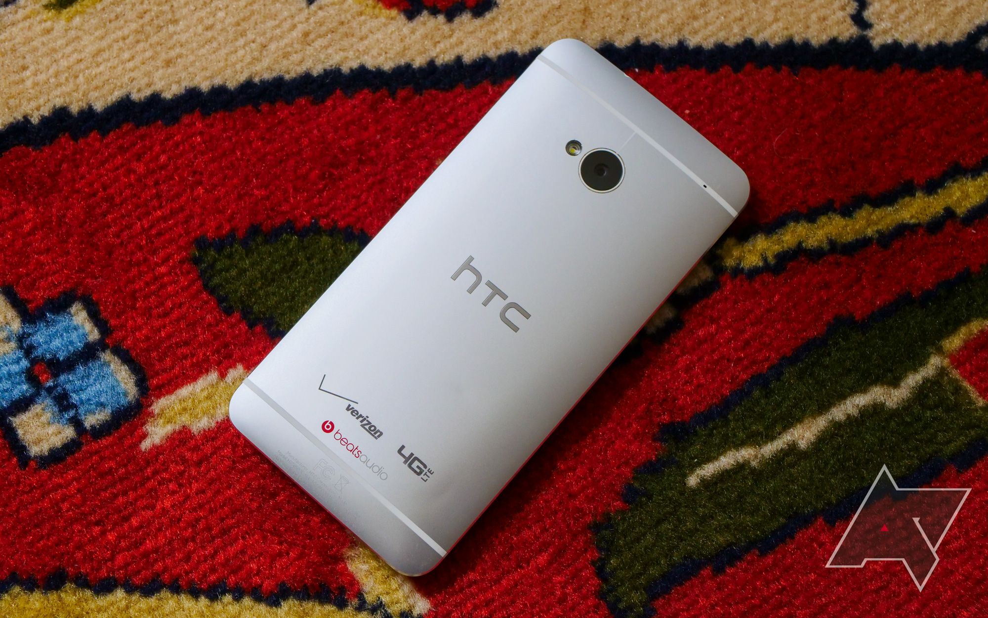 HTC isn’t dead yet, drops a mid-range phone that’s actually pretty cool