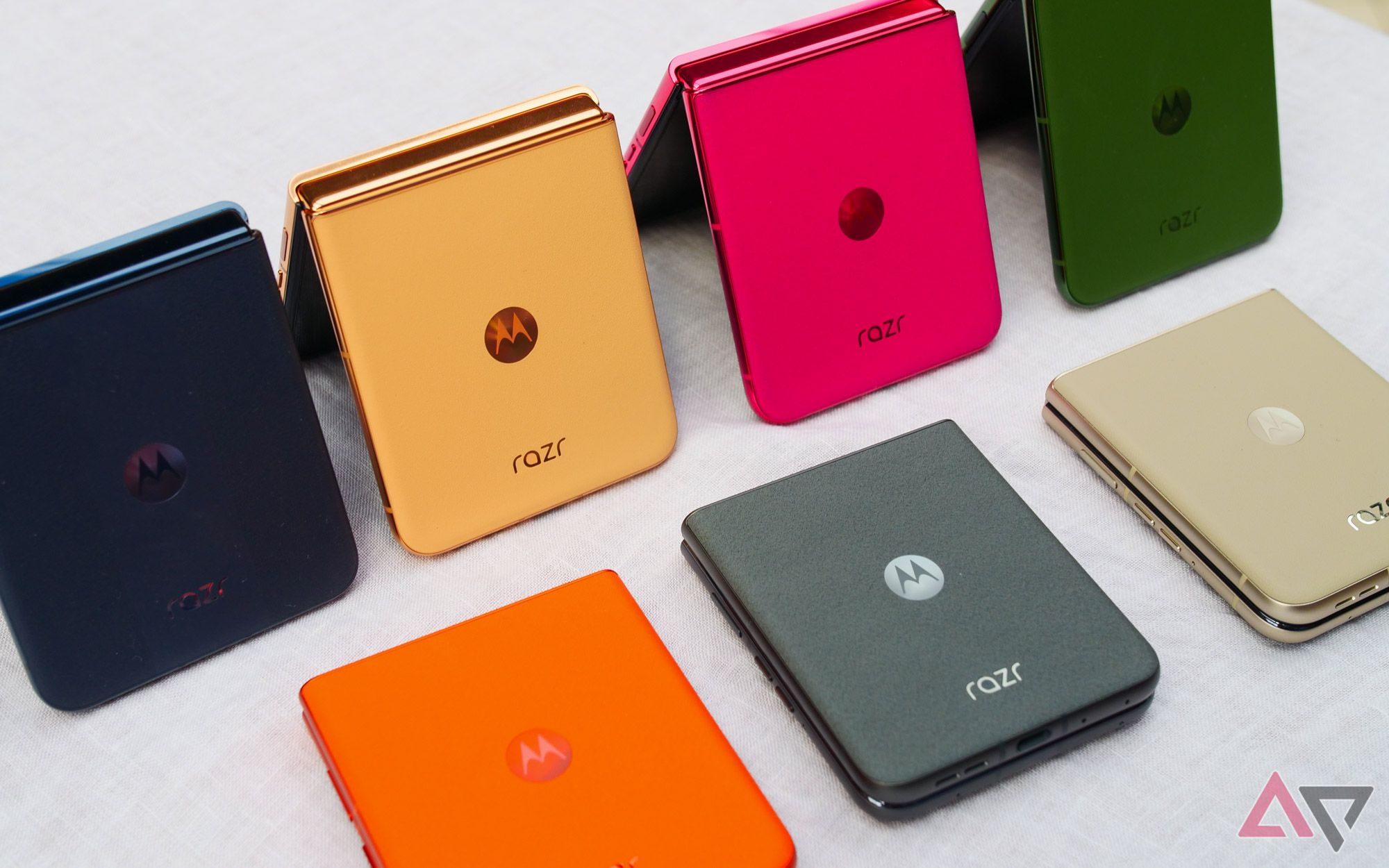 The new Moto Razr has all the colors for the Android Police podcast