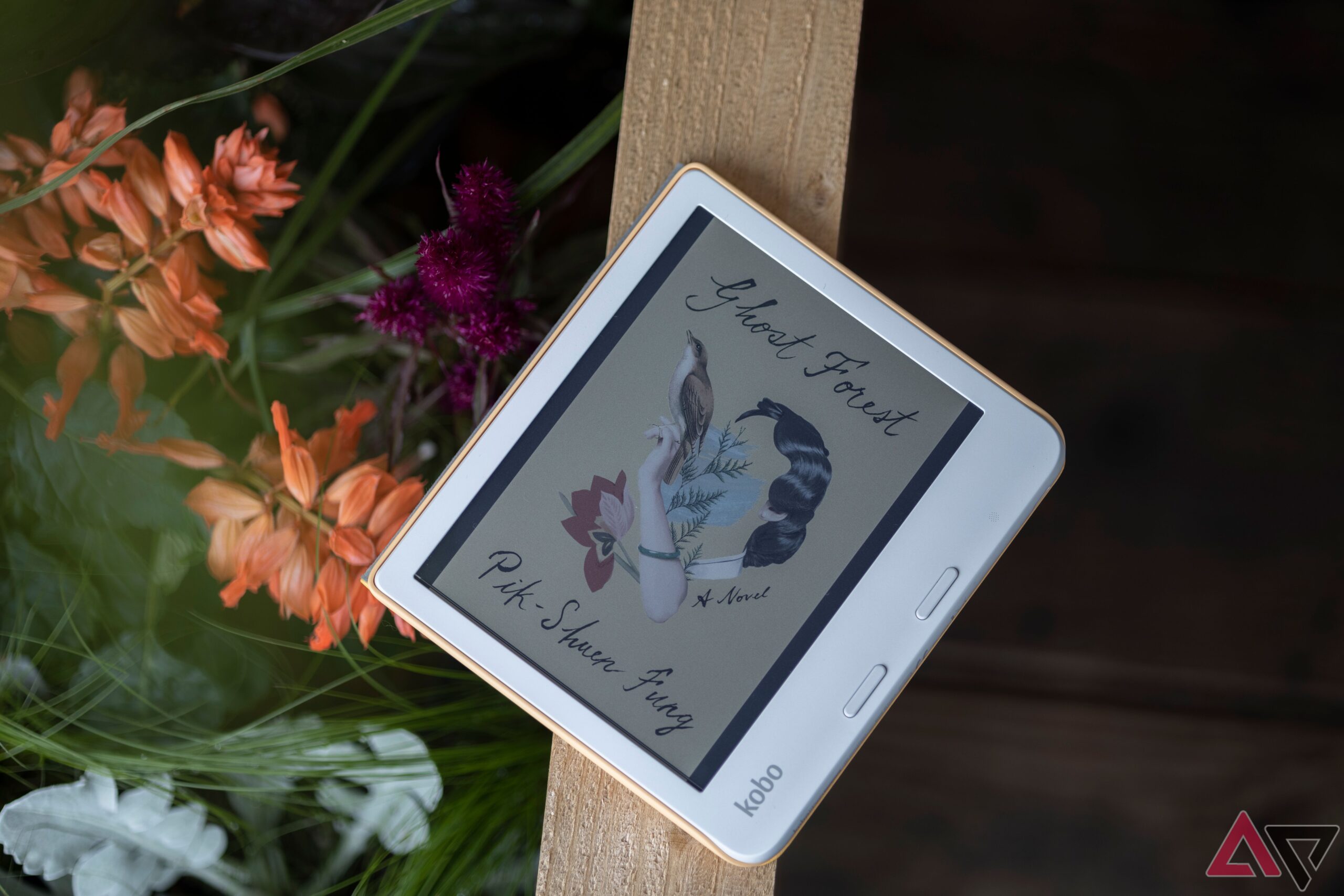 Which takes the crown in the e-reader scene?