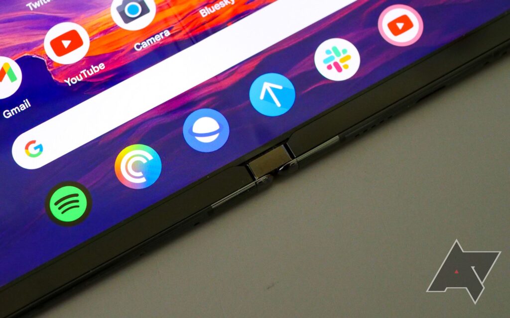 Android 15 contains code for a mini taskbar that works on phones