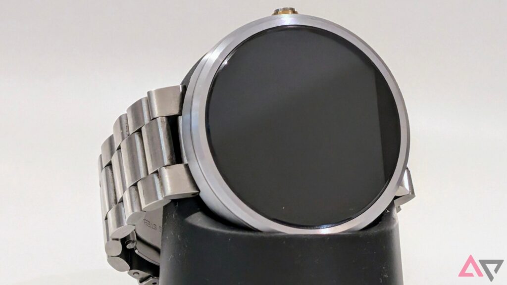 5 original Moto 360 features we see on smartwatches today