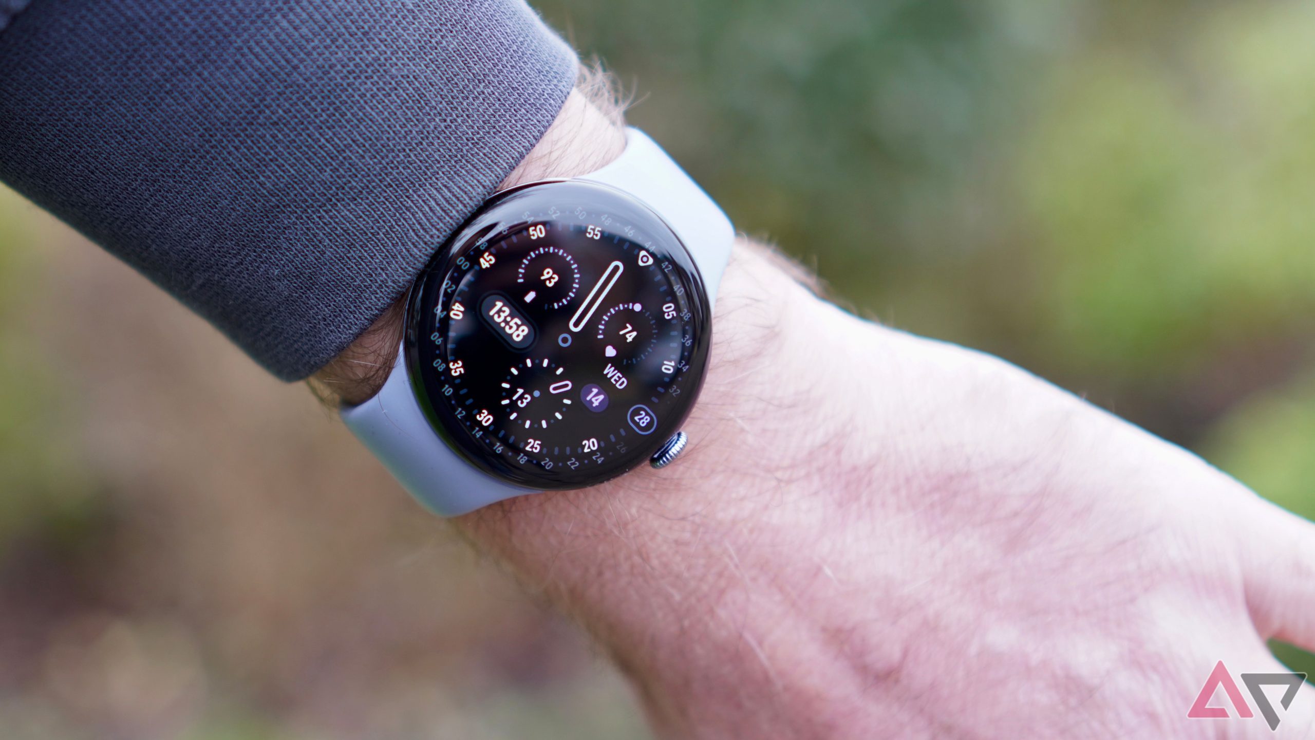 We’re a step nearer to getting Calling Playing cards on Pixel Watch